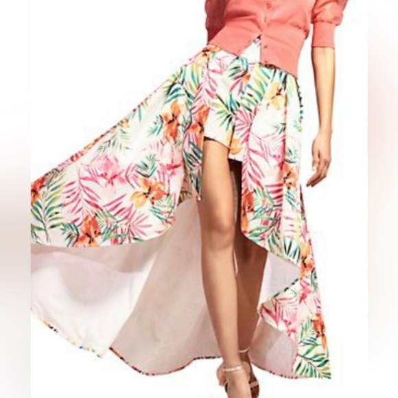 NWT New York & Company Pleated Overlay Tropical Floral Skirt With Shorts. Size L - Picture 1 of 12